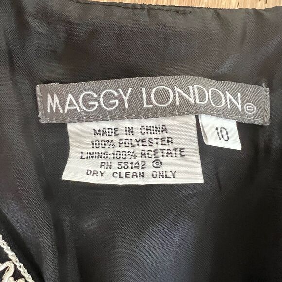 Maggie London Sheath Dress Black 10 Embroidered Lined Classic Tribal Business - Picture 4 of 14